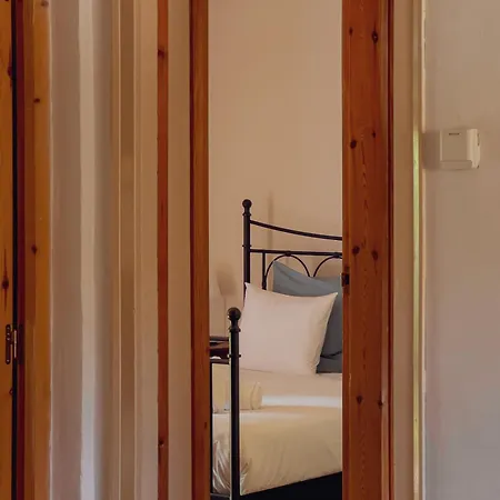 Mas Simon, Centenys Apartment